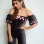 Huma Qureshi Instagram - Sundays are for lazingggg … but this is a shoot from #Tarla promotions #mood #love #lazy #mess Styled by : @sanamratansi Assisted by : @nirikshapoojary_ @ankitha_chauhan @sr_styleco Jumpsuit - @coverstoryfsl Earrings : @misho_designs Rings - @inezeofficial @zevarking Photographer : @ayushguptaphoto Hair : @rakshandairanimakeupandhair Make up : @ajayvrao721 Nails : @itssoezi