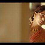 Huma Qureshi Instagram - Immerse yourself in the soul-stirring song #RaheNaKyun. Song out now! @mrfilmistaani @pglens @ronnie.screwvala @ashwinyiyertiwari @niteshtiwari22 @gautamved83 @pashanjal @hasanainhooda @varun.shetty.1840 @tarladalal @renudalalcooking @_sanjayshetty #SanjayDalal @suhit_abhyankar @rekha_bhardwaj @manojyadavwrites @deepak_dalal_official @rsvpmovies @earthskynotes @zee5 @zee5global @zeemusiccompany