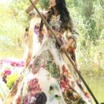 Huma Qureshi Instagram - “There can be no art in the absence of courage”, says Huma Qureshi, as she shoots for us on a bright morning in the spellbinding Dal Lake. The actor was in Srinagar, Kashmir, to be the showstopper for couturier Varun Bahl’s historic fashion show – the first ever mainstream showcase in the valley in the last forty years. Models from Srinagar and neighbouring areas participated spiritedly in the show. Two years ago, a fashion show held by locals in the valley had irked the radicals. They had taken out a protest march against the organisers. Bahl’s grand show turned out to be far cry – shutting down naysayers, it proved how fashion – a celebration of free will and individual liberty, can also become a means to counter extremism. It marked the fearless return of art and fashion in the Valley. Happy to see her mother’s homeland bounce back after a long period of gloom, Qureshi says fashion can serve as a powerful unifier. “Fashion can help find beauty and harmony even when it’s difficult to do so. It can bind people across the world. Fashion is liberating and should be allowed to flourish,” says Qureshi. Qureshi played the perfect muse for us as she posed for her first ever fashion shoot in Kashmir, celebrating wedding wear rooted in traditions. “Every bride looks resplendent irrespective of which part of India she is from. Whether it is a sari, a lehenga or a sharara —- Indian wedding couture has a special place in my heart. Its beauty is unmatched,” says Qureshi, who looks like a dream herself in Bahl’s splendid creations. Concept & Creative Direction: @sharaashraf Outfits: @varunbahlcouture Styling: @gopalikavirmani Photos: @lakshaysachdevaphotography jewellery: @thehouseoframbhajos coordination: @kayanaaaaat production: Irshu (@euphoriatravelservices )