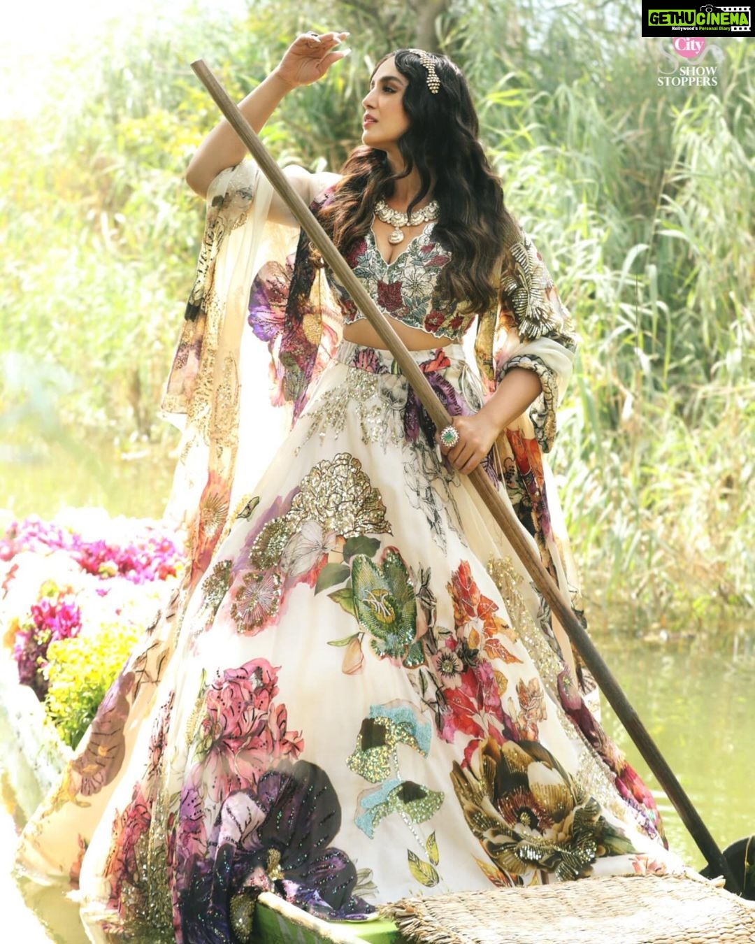 Huma Qureshi Instagram - “There can be no art in the absence of courage”, says Huma Qureshi, as she shoots for us on a bright morning in the spellbinding Dal Lake. The actor was in Srinagar, Kashmir, to be the showstopper for couturier Varun Bahl’s historic fashion show – the first ever mainstream showcase in the valley in the last forty years. Models from Srinagar and neighbouring areas participated spiritedly in the show. Two years ago, a fashion show held by locals in the valley had irked the radicals. They had taken out a protest march against the organisers. Bahl’s grand show turned out to be far cry – shutting down naysayers, it proved how fashion – a celebration of free will and individual liberty, can also become a means to counter extremism. It marked the fearless return of art and fashion in the Valley. Happy to see her mother’s homeland bounce back after a long period of gloom, Qureshi says fashion can serve as a powerful unifier. “Fashion can help find beauty and harmony even when it’s difficult to do so. It can bind people across the world. Fashion is liberating and should be allowed to flourish,” says Qureshi. Qureshi played the perfect muse for us as she posed for her first ever fashion shoot in Kashmir, celebrating wedding wear rooted in traditions. “Every bride looks resplendent irrespective of which part of India she is from. Whether it is a sari, a lehenga or a sharara —- Indian wedding couture has a special place in my heart. Its beauty is unmatched,” says Qureshi, who looks like a dream herself in Bahl’s splendid creations. Concept & Creative Direction: @sharaashraf Outfits: @varunbahlcouture Styling: @gopalikavirmani Photos: @lakshaysachdevaphotography jewellery: @thehouseoframbhajos coordination: @kayanaaaaat production: Irshu (@euphoriatravelservices )