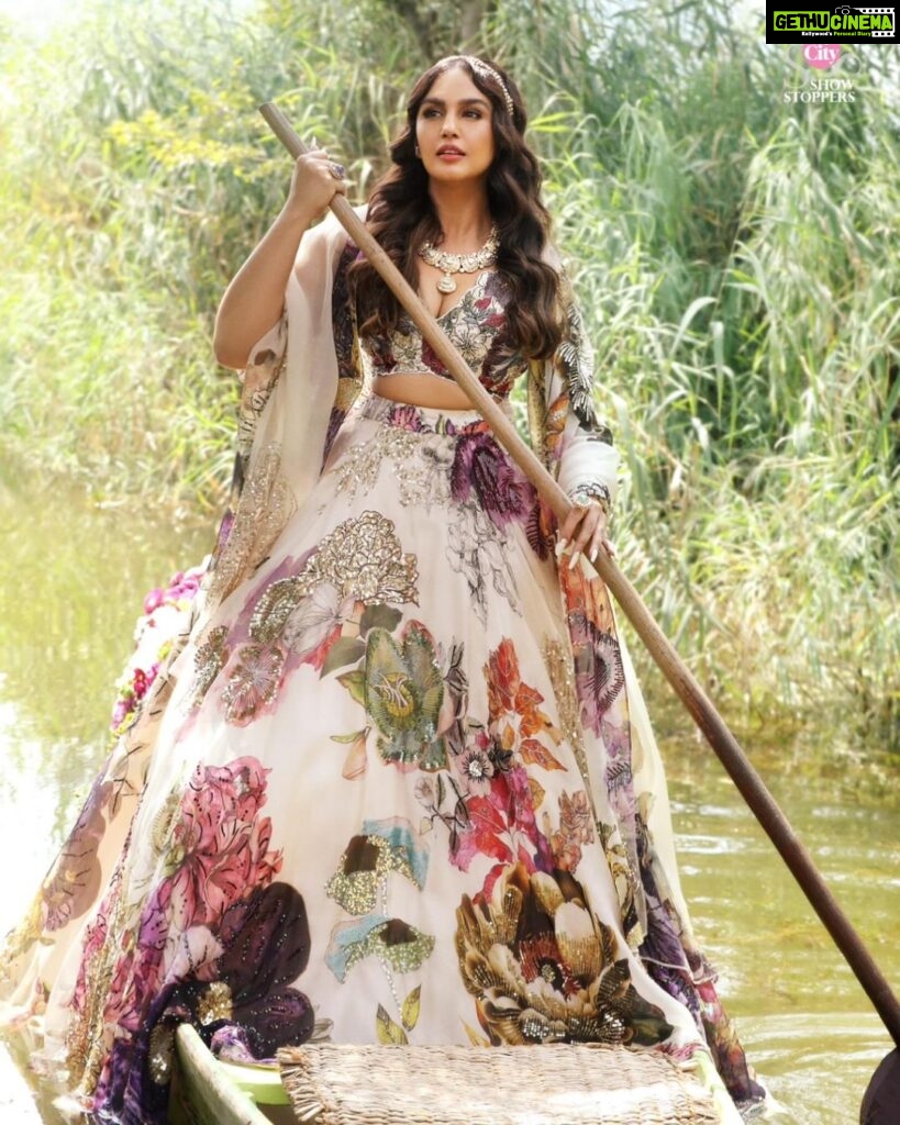 Huma Qureshi Instagram - “There can be no art in the absence of courage”, says Huma Qureshi, as she shoots for us on a bright morning in the spellbinding Dal Lake. The actor was in Srinagar, Kashmir, to be the showstopper for couturier Varun Bahl’s historic fashion show – the first ever mainstream showcase in the valley in the last forty years. Models from Srinagar and neighbouring areas participated spiritedly in the show. Two years ago, a fashion show held by locals in the valley had irked the radicals. They had taken out a protest march against the organisers. Bahl’s grand show turned out to be far cry – shutting down naysayers, it proved how fashion – a celebration of free will and individual liberty, can also become a means to counter extremism. It marked the fearless return of art and fashion in the Valley. Happy to see her mother’s homeland bounce back after a long period of gloom, Qureshi says fashion can serve as a powerful unifier. “Fashion can help find beauty and harmony even when it’s difficult to do so. It can bind people across the world. Fashion is liberating and should be allowed to flourish,” says Qureshi. Qureshi played the perfect muse for us as she posed for her first ever fashion shoot in Kashmir, celebrating wedding wear rooted in traditions. “Every bride looks resplendent irrespective of which part of India she is from. Whether it is a sari, a lehenga or a sharara —- Indian wedding couture has a special place in my heart. Its beauty is unmatched,” says Qureshi, who looks like a dream herself in Bahl’s splendid creations. Concept & Creative Direction: @sharaashraf Outfits: @varunbahlcouture Styling: @gopalikavirmani Photos: @lakshaysachdevaphotography jewellery: @thehouseoframbhajos coordination: @kayanaaaaat production: Irshu (@euphoriatravelservices )