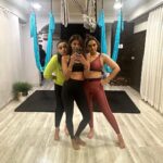 Huma Qureshi Instagram - Barbie core or Kenergy💥 Such a beautiful afternoon with these powerful and fun yoginis @iamhumaq and @janiceseq85 🤎 Ppsstt…we’re upto something exciting and fun 🙌🏻 Stay Tuned 🕰🙌🏻 #YogaGirl #YogaLover #GirlGang #Yoginis #AnshukaParwani #AnshukaYogaWellness #YogaMumbai #AnshukaYoga #HumaQureshi #JaniceSequeira Anshuka Yoga