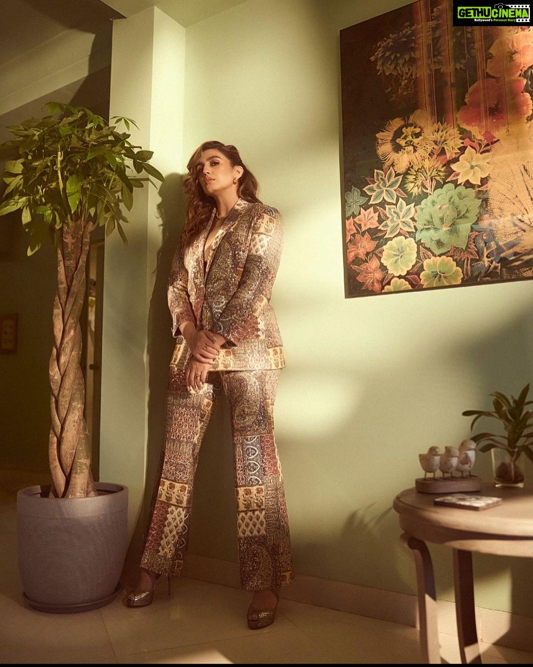 Huma Qureshi Instagram - Let Art inspire Life … what else is there in the mundane anyway .. haina.. #goldengirl #mood #love Outfit: @eizabykaaj All jewellery: @e3kjewelry @ascend.rohank Bodysuit: @skims Shoes: @louboutinworld Styled by: @dhruvadityadave Hair by: @nargis9052 Make up by: @ritikavatsmakeupandhair Shot by: @gohil_jeet Nails @itssoezi