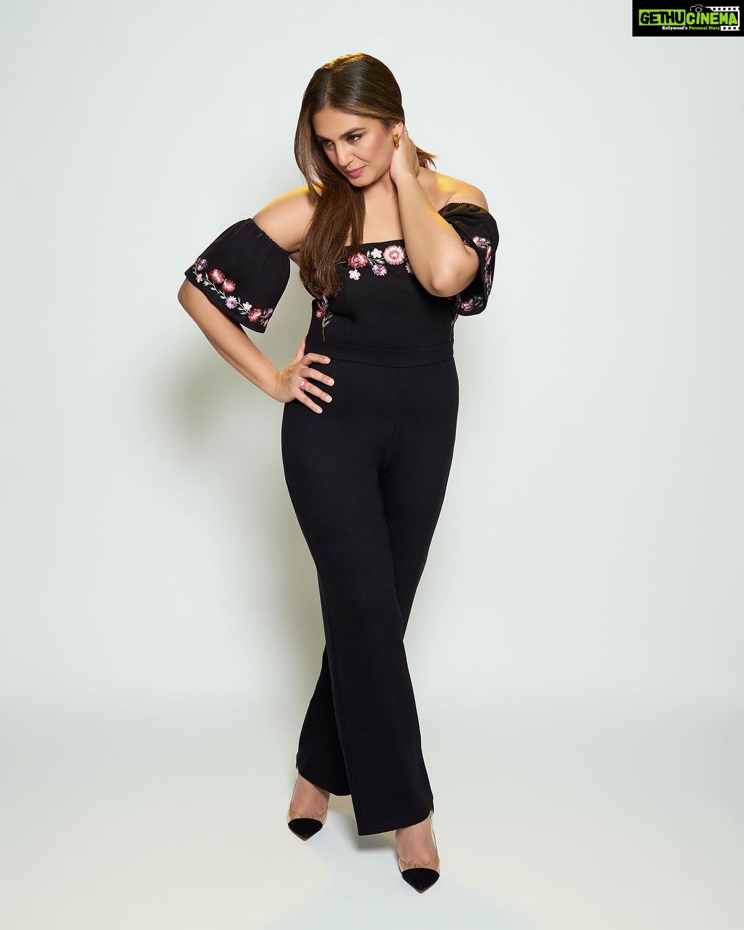 Huma Qureshi Instagram - Sundays are for lazingggg … but this is a shoot from #Tarla promotions #mood #love #lazy #mess Styled by : @sanamratansi Assisted by : @nirikshapoojary_ @ankitha_chauhan @sr_styleco Jumpsuit - @coverstoryfsl Earrings : @misho_designs Rings - @inezeofficial @zevarking Photographer : @ayushguptaphoto Hair : @rakshandairanimakeupandhair Make up : @ajayvrao721 Nails : @itssoezi