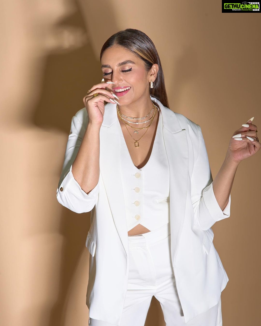 Huma Qureshi Instagram - Loving the love š¤ #Tarla ji is happy #love #grateful #excited Credits for Full white suit Styled by : @sanamratansi Assisted by : @nirikshapoojary_ @ankitha_chauhan @sr_styleco Pant suit - @zara Earrings : @iblamebeads Rings - @inezeofficial @misho_designs @e3kjewelry Neckpiece - @inezeofficial Photographer : @ayushguptaphoto Hair : @rakshandairanimakeupandhair Make up : @ajayvrao721 Nails : @itssoezi