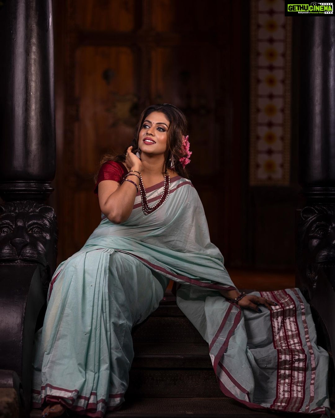 Ineya Instagram - On this Onam, stepping into the festivities with the grace of tradition and the chic of designer fashion! Model @iam_ineya Designer @weaversvillagestore @sobhaviswanath_official MUA @parvathy_prajeev @parvathy_prajeev.j @la_fairy_makeup_studio Styling @lekshmy_prajeev Jewellery @planetjewel Pics @jyothi_krishna_cm Credits @vvluckylechu #onamfashion #happyonam #festival #festivewear #festivals #fashionmodel #actress #handloom #handloomsaree #jewelry #onam #onamsaree #keralaactress #tamilcinema #kannadaactress #tamilheroine #desinersarees #fashion #fashionmodel #fashiondesigner #fashionphotography #canonphotography