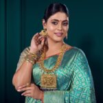 Ineya Instagram - @iam_ineya x @shopinaayat ✨ Award-winning actress, Ineya @iam_ineya is getting ready for festive season with a @shopinaayat “Urvashi Collection” emerald green banarsi saree ornamented with matching golden and emerald tassels along the pallah border 💚 Inaayat is a Dubai-based boutique for Indian wedding and party outfits, jewellery and pashmina shawls. They offer ready-to-wear and bespoke designs. 📍 Inaayat, @waficitydubai ☎️ +971503787001 ✨ Shop online at www.shopinaayat.com 🌎 We ship worldwide Model: @iam_ineya Saree: @shopinaayat Gold Jewellery: @arakkalgoldanddiamonds HMU: @makeoverbysmily . . . #ineya #saree #sareefashion #sareelove #silksarees #silksareesonline #greensaree #banarsisaree #onam #onamsaree #onamspecial #traditionalsaree #indianweddingwear #indianweddingfashion #dubaisarees #dubaiindianfashion #dubai #sareecollection #indianweddingstyle Dubai, United Arab Emirates