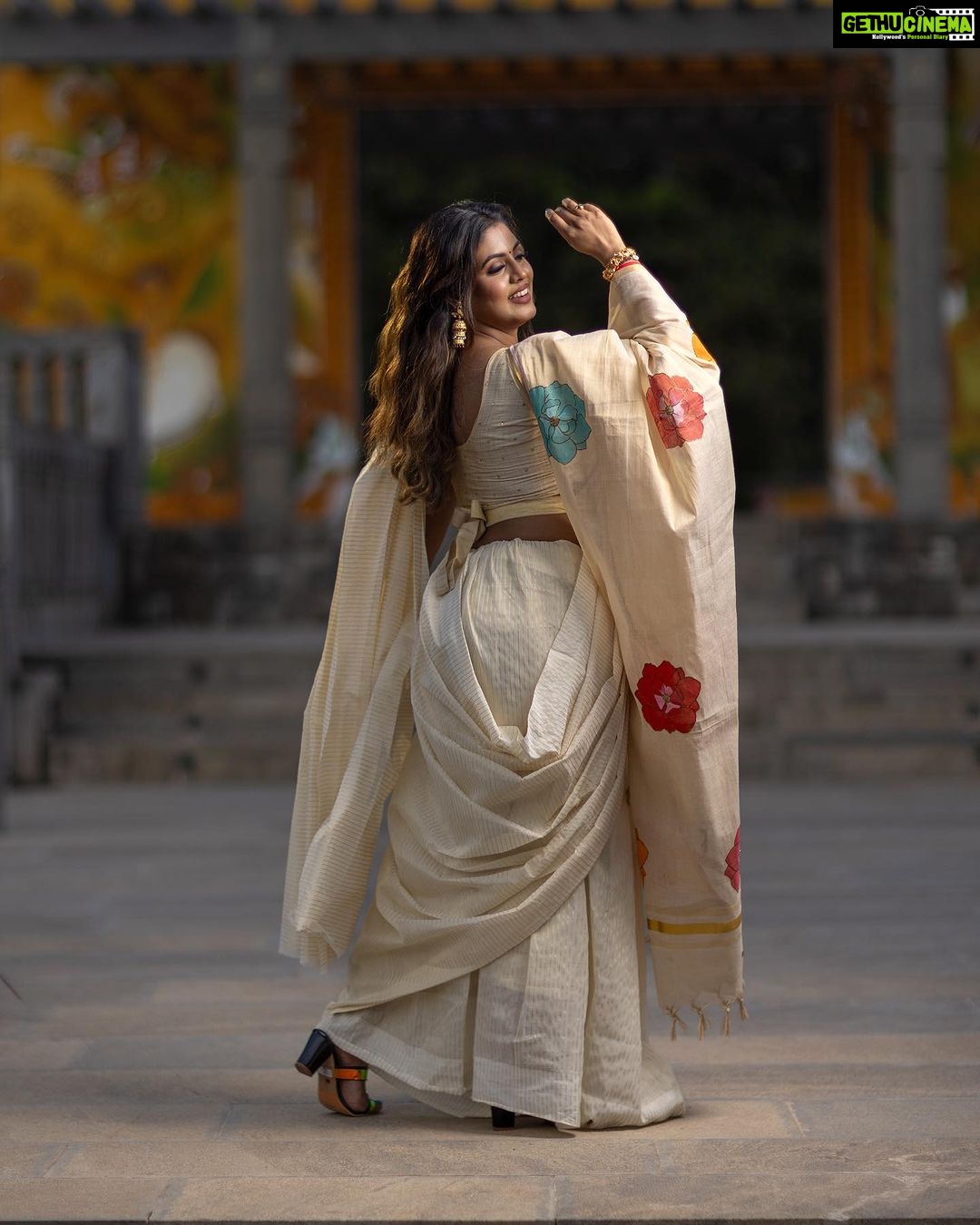 Ineya Instagram - On this Onam, stepping into the festivities with the grace of tradition and the chic of designer fashion! Model @iam_ineya Designer @weaversvillagestore @sobhaviswanath_official MUA @parvathy_prajeev @parvathy_prajeev.j @la_fairy_makeup_studio Styling @lekshmy_prajeev Jewellery @planetjewel Pics @jyothi_krishna_cm Credits @vvluckylechu #onamfashion #happyonam #festival #festivewear #festivals #fashionmodel #actress #handloom #handloomsaree #jewelry #onam #onamsaree #keralaactress #tamilcinema #kannadaactress #tamilheroine #desinersarees #fashion #fashionmodel #fashiondesigner #fashionphotography #canonphotography