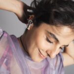 Isha Talwar Instagram - Treated myself with a @nothing Phone (2) and Ear (2). Truly one of a kind ! 📞🤳 Shot by @rishabh_sain_ Make-up @sheeny.kaul Hairstylist @atifsalmanihairstyle