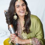 Isha Talwar Instagram - Unwrap the Gift of Gorgeous Hair this Festive Season - the Dyson way ! #Dyson #DysonIndia #DysonHair #gifted #FestiveSeason