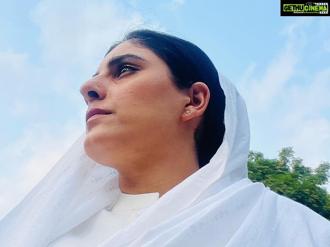 Isha Talwar - 145.5K Likes - Bhaukaal abhi baaki hai !
Pata hai waqt lag gaya hai,par jald :)
#3yearstomirzapuronprime