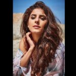 Isha Talwar Instagram - Gel,no gel, All of us can tell, They cast a spell! 🏝️☀️🌊