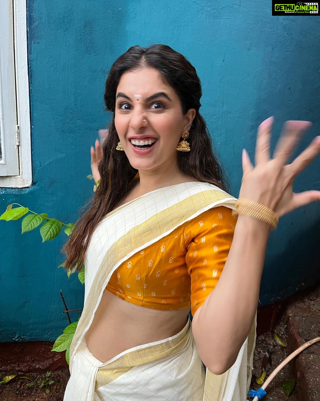 Isha Talwar Instagram - What a year I am having in Kerala - we don’t just dress up on Onam- we dance / act pretty much everyday and flow ! It’s hard to stay away from home for long periods but Guruji’s home makes it worth it for me … Onashamsagal - truly a new year for me in every sense of it ! @natanakairali 🍀🌸 #anartistsway
