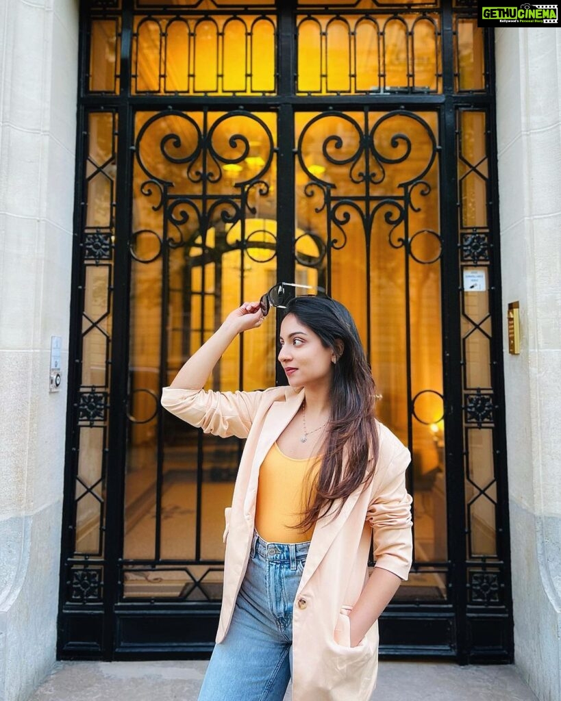 Ishaani Krishna Instagram - 🧡 Paris, France