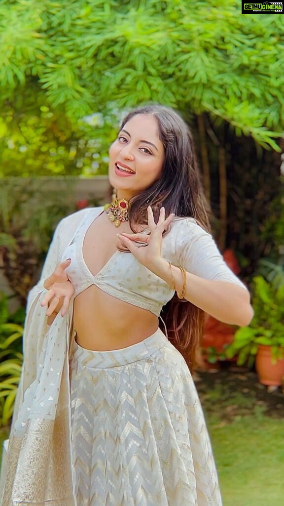 Ishaani Krishna Instagram - What Jhumka? ✨ #whatjhumka #instareels #trend #trending #ishaanikrishna #dance