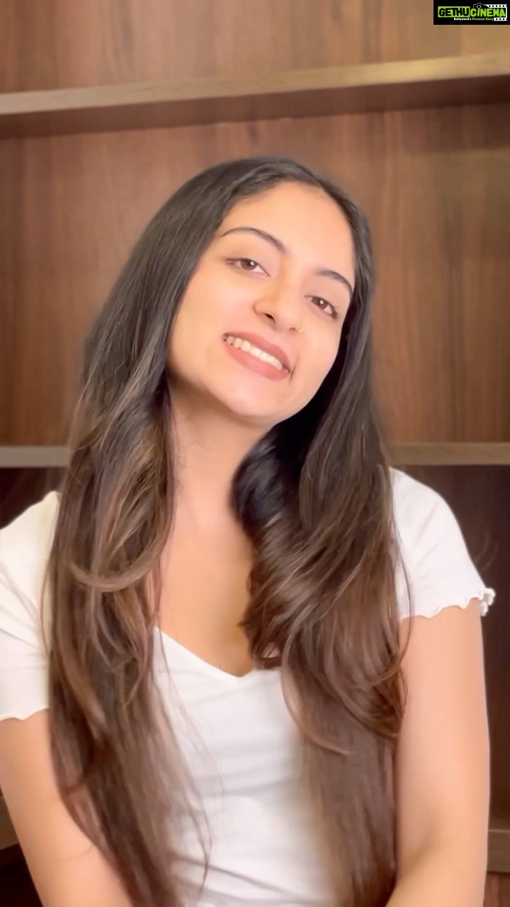 Ishaani Krishna Instagram - Itβs time to restock your favorite Olay products from the Nykaa Hot Pink Sale π°οΈ Currently using their Vitamin C Kit which has a Luminous Cleanser & Vitamin C Moisturizer. ππ» Step 1 is to apply the Cleanser which is gentle to use and removes all the excessive oil. ππ» Step 2 is to apply the Vitamin C Moisturizer that has both Vitamin C & Niacinamide that helps to reduce dark spots & pigmentation. Both these products are for 999 and are now available at a flat 67% off, Happy shopping ποΈ #Ad #OlayVitaminCKit #OlayVitaminC #OlayLuminousCleanser #Skincare #AmPm #NykaaHotPinkSale