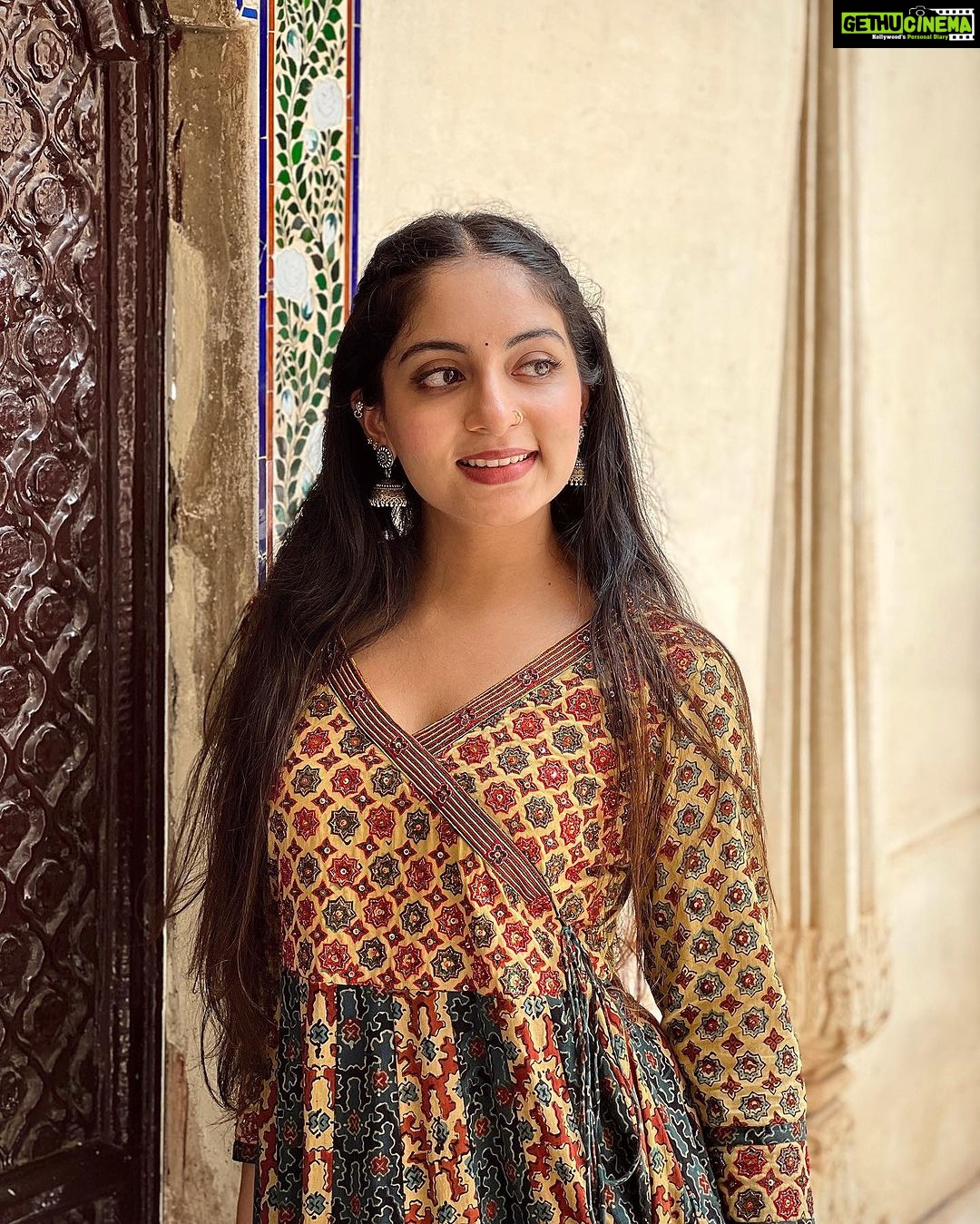 Ishaani Krishna Instagram - 💛 PC : @hansubeeeey Udaipur City palace