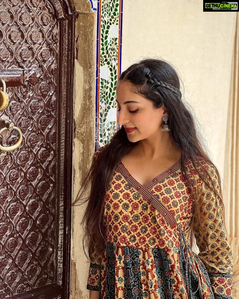 Ishaani Krishna Instagram - 💛 PC : @hansubeeeey Udaipur City palace