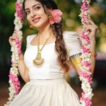 Ishaani Krishna Instagram - 🌼✨ Shot by : @sk_abhijith Hair : @brahma_hairandmakeup Jewellery : @regaljewellers_in
