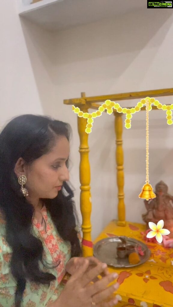 Ishika Singh Instagram - Happy Ganesh Chaturthi to u all … little late though … but wishing u all with all my heart ❤️ . #happyganeshchaturthi #ganeshchaturthi #ganeshutsav #ganapathi #baapmoriya #moriya