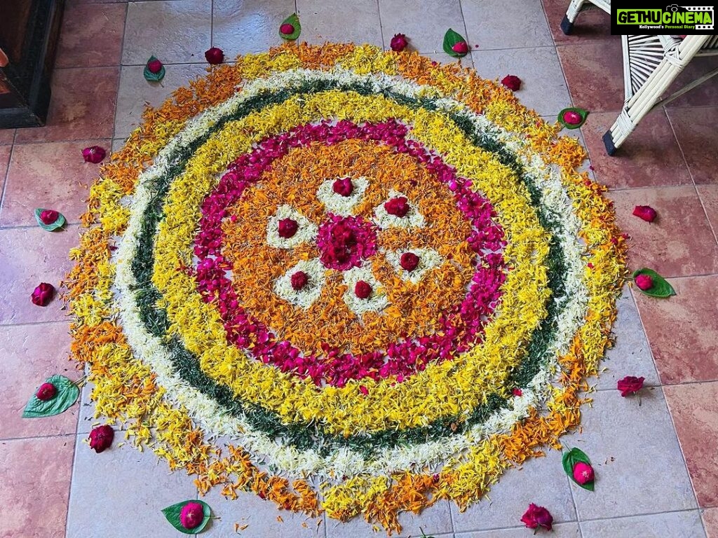 Ishika Singh Instagram - Freshen up with flowers as colourful as this pookalum. Happy Onam #happyday #happyonam #happyonam🌻🌺