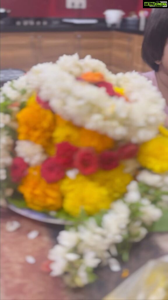 Ishika Singh Instagram - I never thought in my life that one day I will make this flower bouquet 💐 called bathukama … today me and my daughter enjoyed making this flower 🌸 bouquet 💐 n celebrating it in her school 🏫 happy bathukama to u all 😍 #bathukamacelebrations #bathukama #bathukammacelebrations #bathukamafestival #flowerpower #flowerlovers #flowerarrangement #flowerart