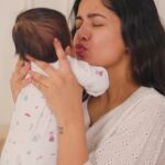 Ishita Dutta Instagram - As a new mom going to the parlour is not an option but why should that stop you from looking fabulous. The mini facial hair remover by @braunbeauty_in is every girl’s best friend. It has made facial hair removal so gentle, quick and painfree for me!💁 ✨ NO bumps, cuts, redness & rashes! It’s quick and painlessly delivers smooth skin instantly.✅ Get yours today on the amazon great india festival sale at the best price 🤩 # ad #facialhair #hairremoval #braun #braunbeauty #painless #reelsindia