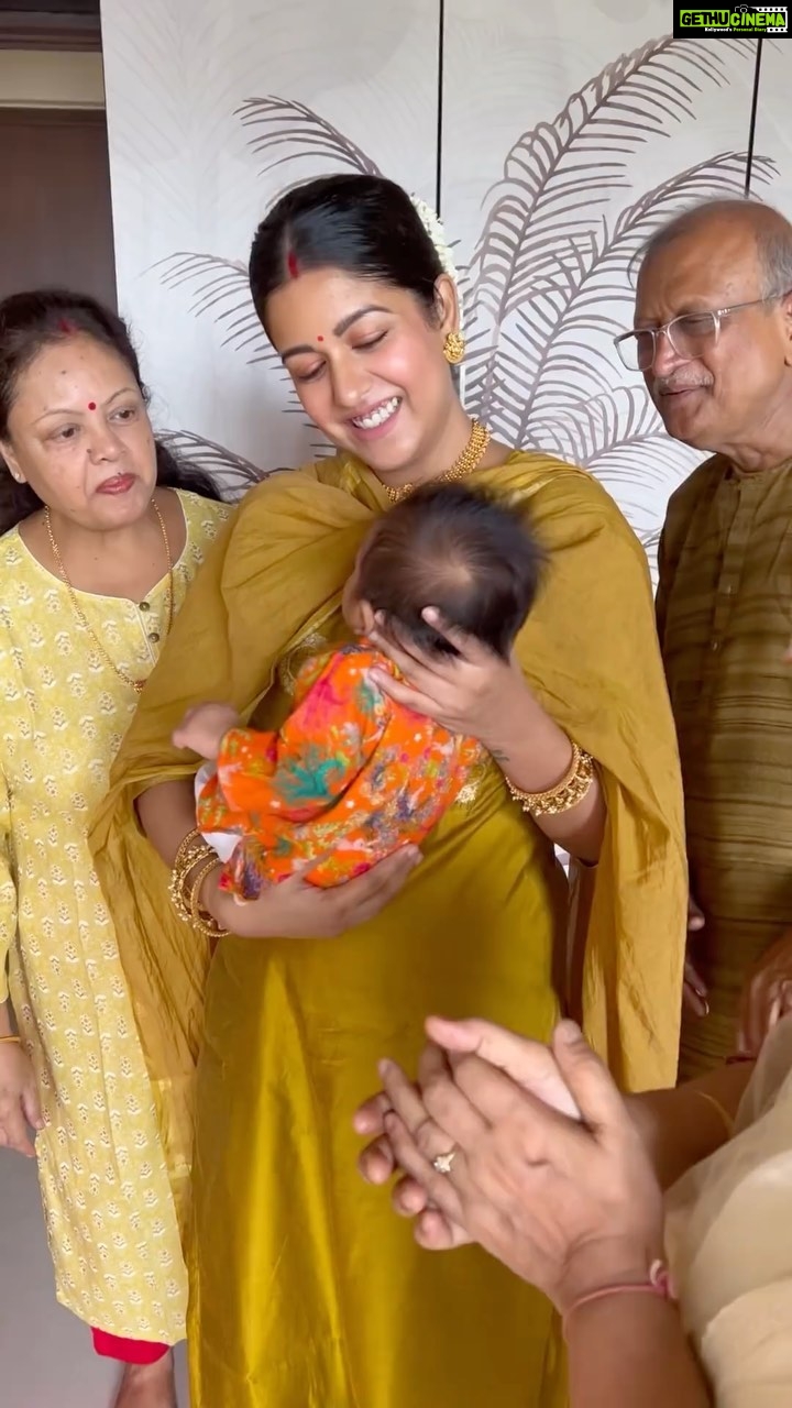 Ishita Dutta Instagram - गणपति बप्पा मोरया! पुन्हा वर्षी लवकर या! 🙏❤️