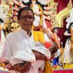 Ishita Dutta Instagram – Vaayu’s first Durga Pujo, a sacred moment when we brought him to the pandal to seek Durga Maa’s blessings. As we stand before her divine presence, we pray for a lifetime filled with spirituality, love, and boundless grace. 🙏👶🕊️
#SubhoNavami North Bombay Durga Puja