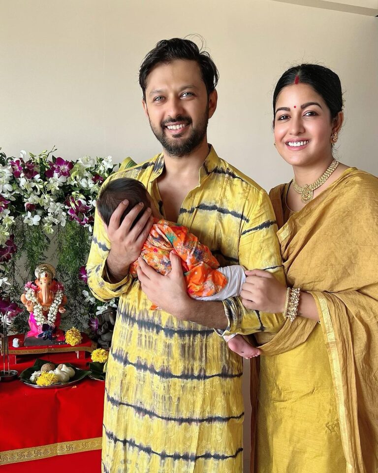 Ishita Dutta Instagram - Ganpati Bappa Morya! 🙏🌟 This year’s celebration is extra special as we welcome the blessings of Lord Ganesha with our little angel, Vaayu, who turns 2 months old today. 🎂👶❤️ #GaneshChaturthi #VaayusFirstCelebration
