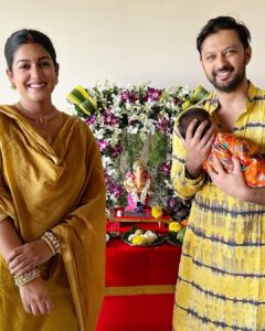 Ishita Dutta Instagram - Ganpati Bappa Morya! 🙏🌟 

This year’s celebration is extra special as we welcome the blessings of Lord Ganesha with our little angel, Vaayu, who turns 2 months old today. 🎂👶❤️ 

#GaneshChaturthi #VaayusFirstCelebration