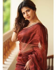 Iswarya Menon Instagram - Since you all like me in a saree 💋
This is for you ♥️
.
📷 @camerasenthil 
@jeevithamakeupartistry 
@thepallushop 
@aaranyarentaljewellery 
@rrajeshananda