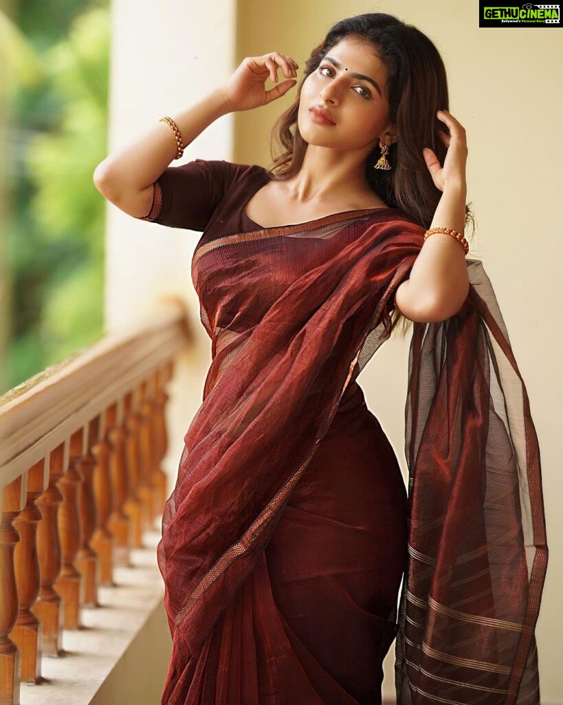 Iswarya Menon Instagram - Since you all like me in a saree 💋 This is for you ♥ . 📷 @camerasenthil @jeevithamakeupartistry @thepallushop @aaranyarentaljewellery @rrajeshananda