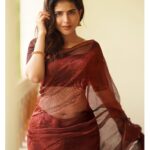 Iswarya Menon Instagram – Since you all like me in a saree 💋
This is for you ♥️
.
📷 @camerasenthil 
@jeevithamakeupartistry 
@thepallushop 
@aaranyarentaljewellery 
@rrajeshananda