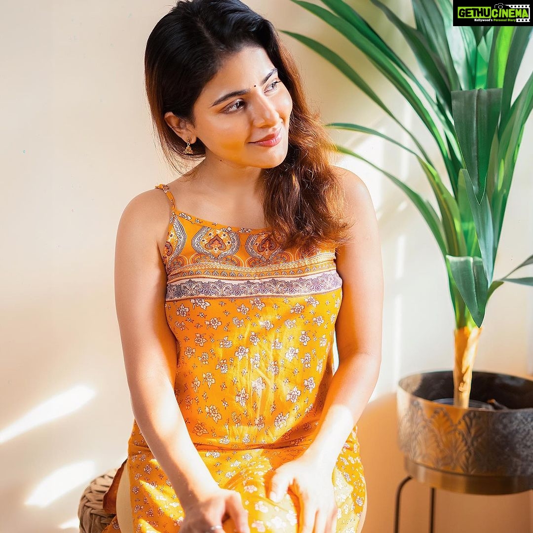 Iswarya Menon Instagram - In my natural habitat 🧡 . 📷 @storiesbypreetham