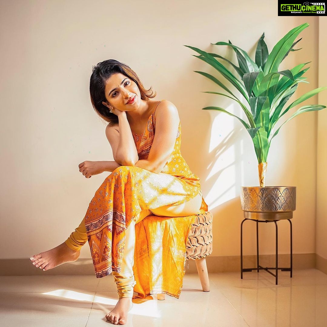Iswarya Menon Instagram - In my natural habitat 🧡 . 📷 @storiesbypreetham