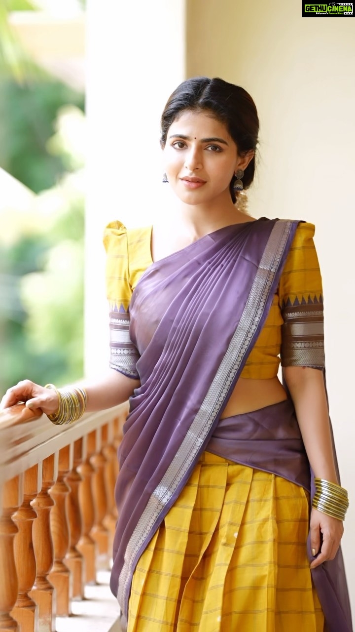 Iswarya Menon Instagram - Kannukoru Vannakili Kaathukkoru Gaanakkuyil Nenjukkoru Vanjikkodi Neethaanammaa 💕 🎶 . 📷 @camerasenthil @jeevithamakeupartistry @ivalinmabia @rrajeshananda