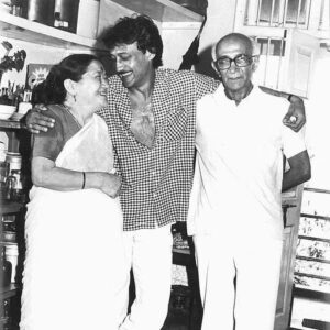 Jackie Shroff Instagram - From my first lessons at home by my parents and brother to the unforgettable guidance on set with Mr. Subhash Ghai, I’ve come a long way! My teachers will always have a special respect in my heart for moulding me into the person I am today.

Happy Teacher’s Day🙏🏼
Thank you📚🫶🏼

#happyteachersday #teachersday