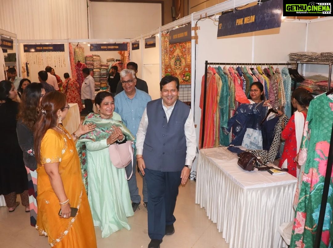 Jackie Shroff Instagram - I participated in the Ladies Entrepreneur Self Business Skill Exhibition, organized by the Jain International Women Organization South Mumbai Chapter at Avsar Banquet, Nana Chowk, Grant Road. As a government, we are dedicated to supporting initiatives that foster skill development. A skill-based approach to employment and entrepreneurship is crucial in the current scenario. I congratulate @dr.manjulodha and team for successful organisation of this exhibition. Actor @apnabhidu, @beinggauravprateek, @neilnitinmukesh and Shrimati @rukminineilmukesh Were also present during the inauguration! #Entrepreneur #SelfBusiness #SkillExhibition #womenempowerment Avsar Hall,Grant Road