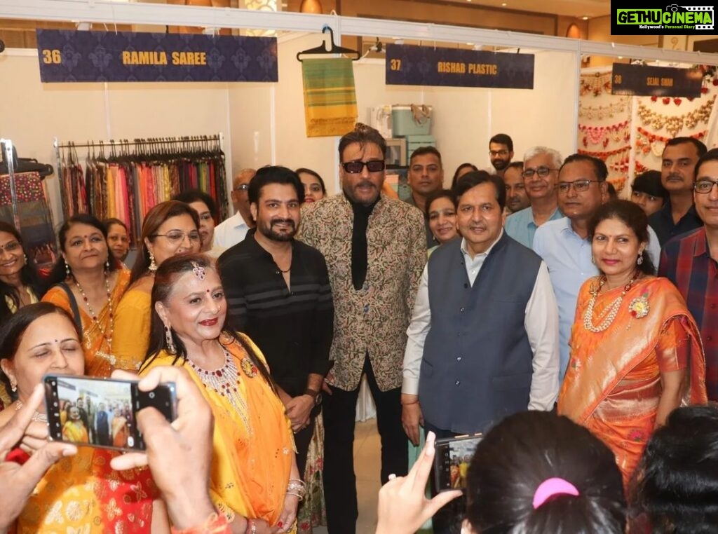 Jackie Shroff Instagram - I participated in the Ladies Entrepreneur Self Business Skill Exhibition, organized by the Jain International Women Organization South Mumbai Chapter at Avsar Banquet, Nana Chowk, Grant Road. As a government, we are dedicated to supporting initiatives that foster skill development. A skill-based approach to employment and entrepreneurship is crucial in the current scenario. I congratulate @dr.manjulodha and team for successful organisation of this exhibition. Actor @apnabhidu, @beinggauravprateek, @neilnitinmukesh and Shrimati @rukminineilmukesh Were also present during the inauguration! #Entrepreneur #SelfBusiness #SkillExhibition #womenempowerment Avsar Hall,Grant Road
