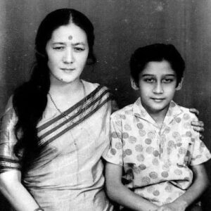Jackie Shroff Instagram - From my first lessons at home by my parents and brother to the unforgettable guidance on set with Mr. Subhash Ghai, I’ve come a long way! My teachers will always have a special respect in my heart for moulding me into the person I am today.

Happy Teacher’s Day🙏🏼
Thank you📚🫶🏼

#happyteachersday #teachersday