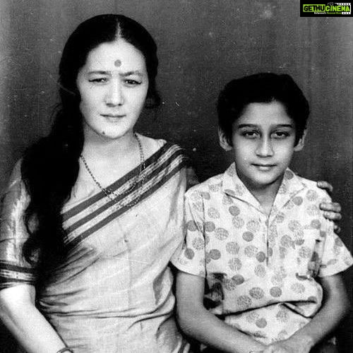 Jackie Shroff Instagram - From my first lessons at home by my parents and brother to the unforgettable guidance on set with Mr. Subhash Ghai, I’ve come a long way! My teachers will always have a special respect in my heart for moulding me into the person I am today. Happy Teacher’s Day🙏🏼 Thank you📚🫶🏼 #happyteachersday #teachersday