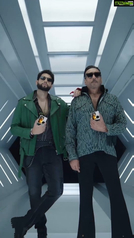Jackie Shroff Instagram - Two eras, one incredible flip! Here's #TheBestFlip in town! #OPPOFindN3Flip Who are you repping? @apnabhidu or @siddhantchaturvedi #MadeToBeIconic