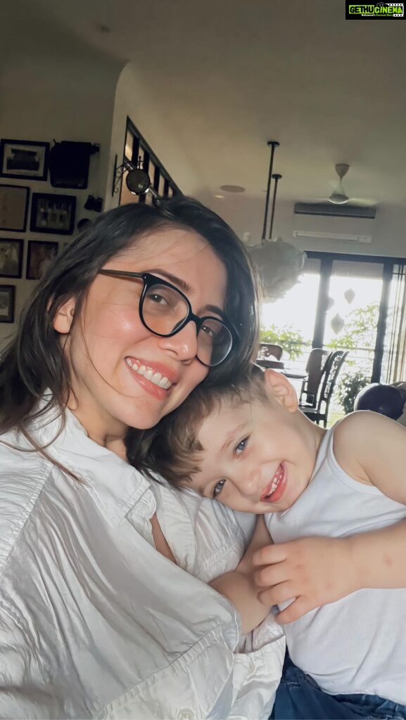 Jankee Parekh Instagram - The most joyous part of my day is snuggling with Sufi on the rocking chair right before he drifts off for his afternoon nap in my arms😍. What’s yours ? #SufiLove #SufiandMaa #purejoy