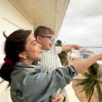 Jankee Parekh Instagram – Happiness is holding sweet little Sufi in my arms while standing in a rain-kissed balcony, feeling the wind in our hair, watching the sea & spotting boats 🫶 🚤

#SufiandMa #SimpleJoysofLife