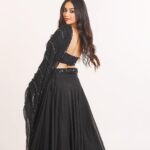 Jannat Zubair Rahmani Instagram - What jhumka?🖤 Stylist: @styledbysujata Assisted by: @sia_03_ Outfit : @studio.mikukumar Jewellery @g.notj @kanika_rana_fine_jewellery