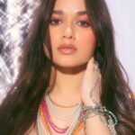 Jannat Zubair Rahmani Instagram - In 2022, Rahmani featured in ‘Forbes 30 Under 30’ list and called it one of her biggest teen achievements. The same year, she also participated in one of the most anticipated reality TV shows “Fear Factor: Khatron Ke Khiladi 12” and ended up at the 4th position. Zubair who earlier only used to feature in songs is now engaging all with her singing. Her new Arabic song 'Kayfa Haluka' recently made it to the music charts and is being loved for its catchy beats and for her sizzling looks. In this candid chat with FACE, the actress-turned-influencer talks about the role of social media in her career, reuniting with Shraddha Kapoor, setting fashion goals, an important life lesson, and much more… Produced By: @facemag.in Publisher: @harshithundet Creative Director: @farrahkader Photography: @thebhupeshkalal Production: @rayyroomfilms Stylist: @juhi.ali Makeup & Hair Artist: @rishinaacharya Shoot Coordinator: @masaladosa_ Asst. Creative Dir: @haaute Interview by: @tanishka.juneja Asst. MUAH: @abranashaikh Artist Publicity: @straighttalkcomm On Jannat- Blue Tech Bustier and Orange Taeko Skirt: Outfit: @virsheteofficial Bag: @lavieworld Accessories: @rubans.in Heels: @rossobrunelloofficial Pink Co-ord set paired with Yellow Bralette: Outfit: @ranbirmukherjeeofficial Bag: @lavieworld Accessories: @rubans.in Heels: @rossobrunelloofficial #FaceMagazine #JannatZubair #FaceoftheMonth #Interview #Exclusive #PhotoShoot #DigitalMagazine #Explore Mumbai, Maharashtra