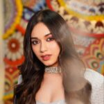 Jannat Zubair Rahmani Instagram - 🦋🦋🦋 Outfit @aaryaa_kk Jewellery @miranabymegha Stylist @styledbysujata