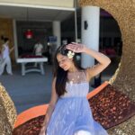 Jannat Zubair Rahmani Instagram - ❔🥤❔🤍 📍@pullmanphuketpanwa @pickyourtrail Styled by @styledbysujata Outfit : @bhashitajaiswal Pullman Phuket Panwa Beach Resort