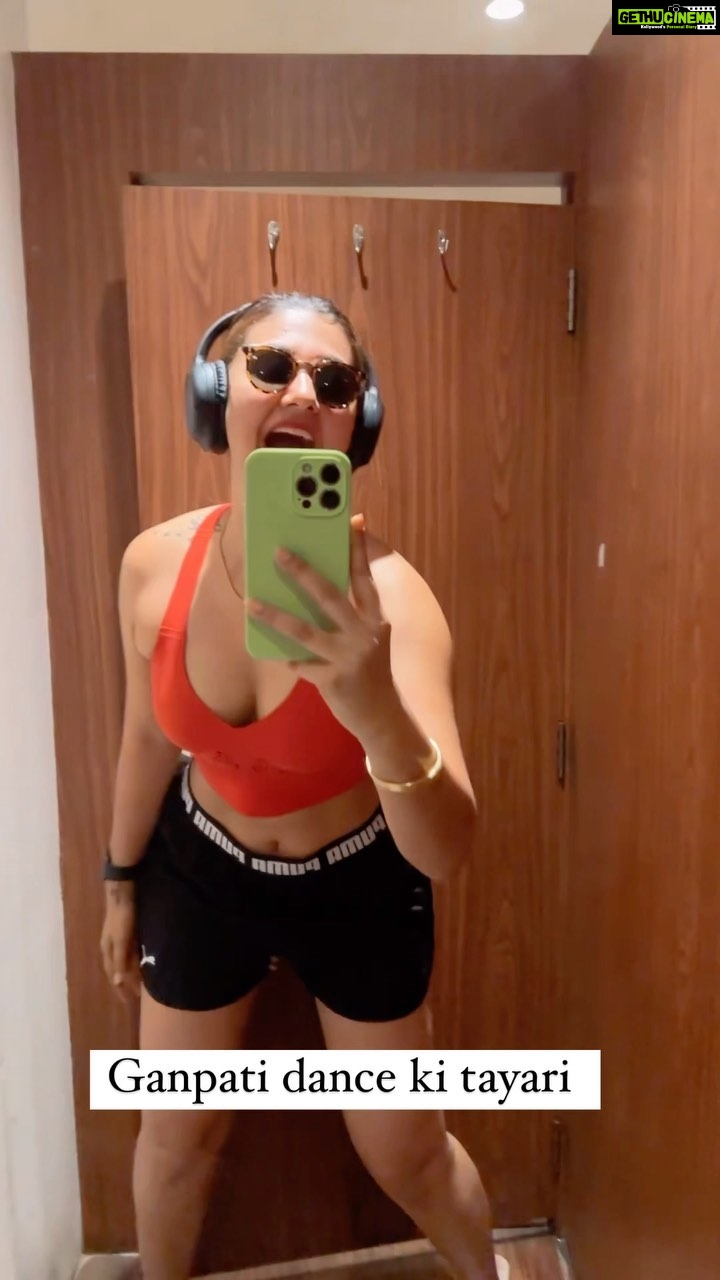 Jasleen Matharu Instagram - Some serious ganpati dance chi practice happening 🥳🥳🥳